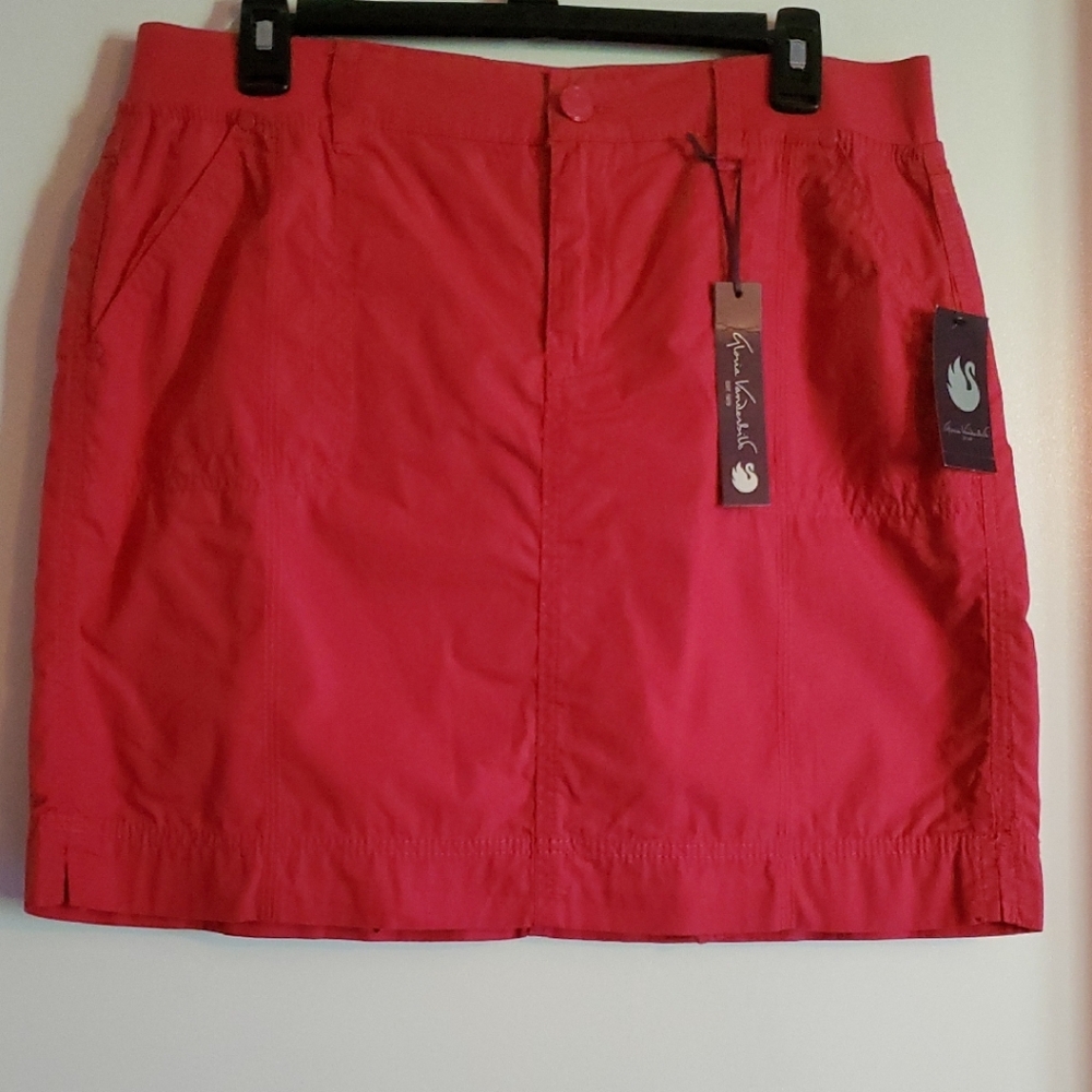 Gloria Vanderbilt Red Skort